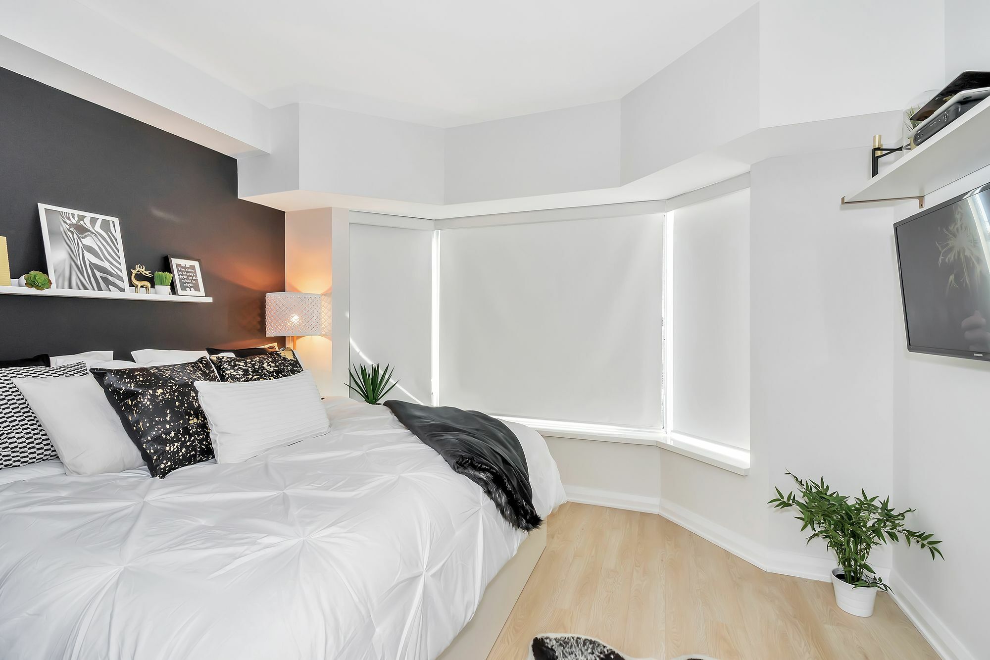 Quickstay - Classic & Trendy Yorkville Condo Toronto Extérieur photo